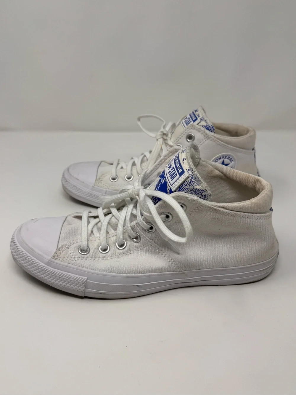 Converse gently used